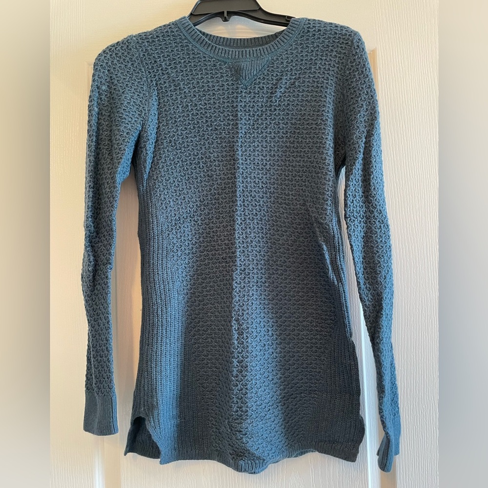 LOFT Women's Teal V-Neck Sweater